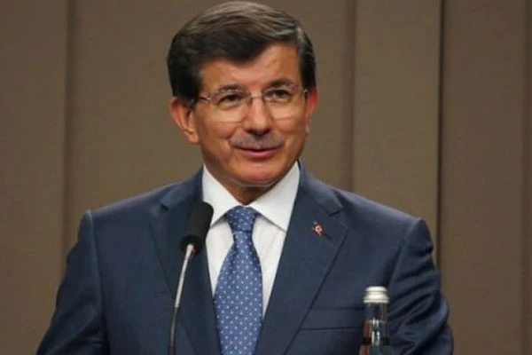 Başbakan Davutoğlu Gazi ve Şehit yakınlarıyla bir araya geldi