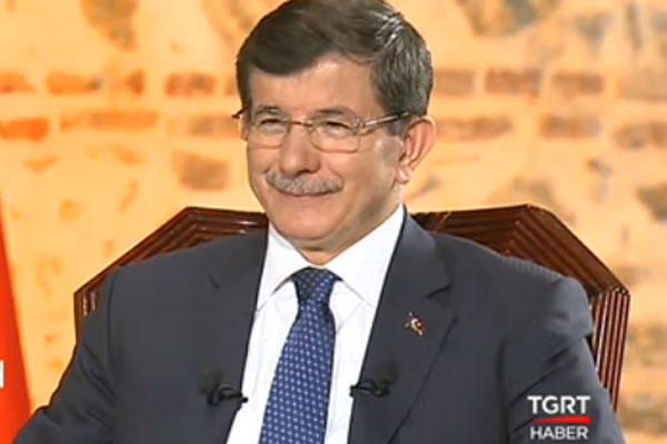 Davutoğlu, &#039;AK Parti olarak seçim barajının arkasına saklanmadık&#039;