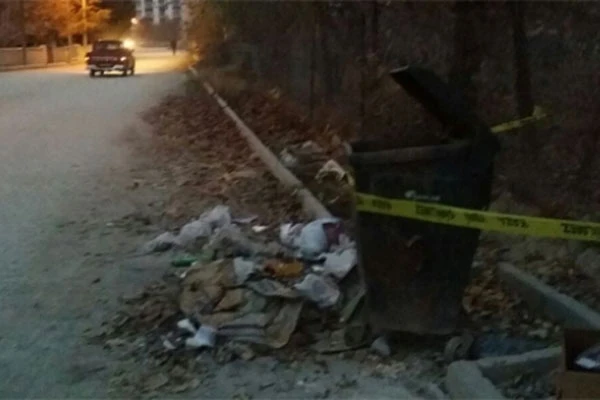 Çöpte 50 adet dinamit bulundu