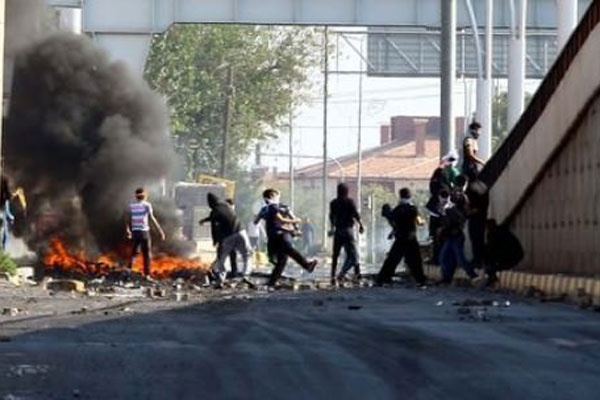 Diyarbakır&#039;da izinsiz gösterilere katılan şahıs hayatını kaybetti