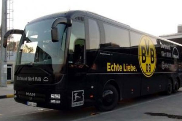 Dortmund otobüsü gümrüğe takıldı