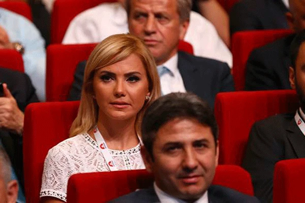 Ece Erken'den Instagram'da sert tepki