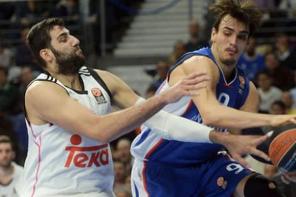 Anadolu Efes Real'e direnemedi