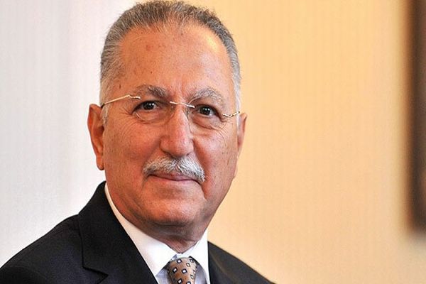 Ekmeleddin İhsanoğlu, Twitter&#039;da herkesi şaşırttı!