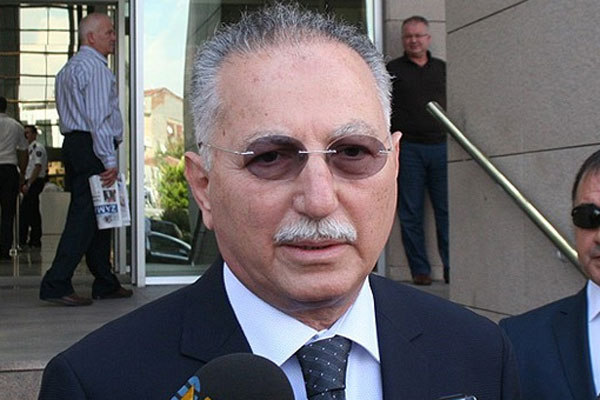 CHP&#039;li 42 isim Ekmeleddin İhsanoğlu için itiraz etti