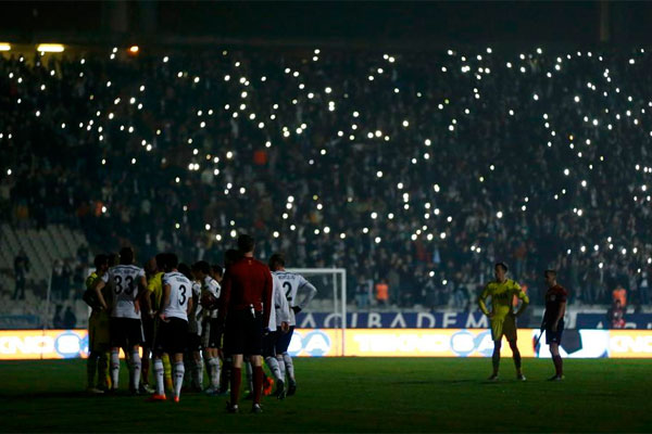 Beşiktaş, Tottenham maçında elektrikler ikinci kez gitti