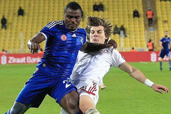 Emenike 2017'ye kadar Fenerbahçeli