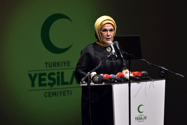 Emine Erdoğan&#039;dan &#039;teknoloji bağımlılığı&#039; uyarısı