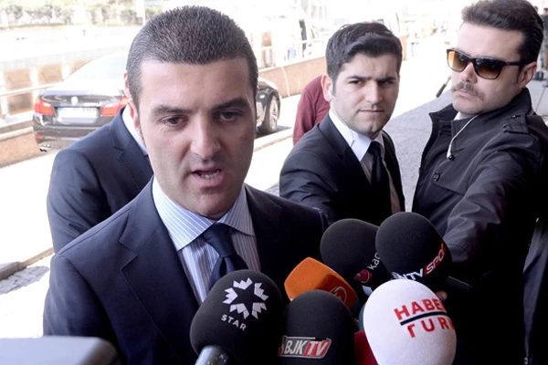 Emir Sarıgül görevinden istifa etti