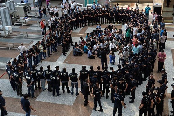 33 polisin sorgusu sürüyor