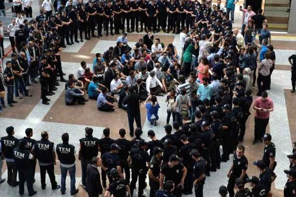 Emniyet'te 'paralel' soruşturmasında karar çıktı