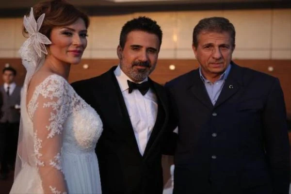 Şarkıcı Emrah'ın oğlunun adı belli oldu