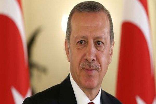 Cumhurbaşkanı Erdoğan&#039;dan konsolosluk görevlilerine jest!