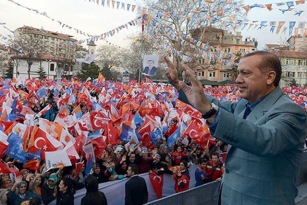 Paralel örgüt CHP ve MHP&#039;yi teslim almış durumda