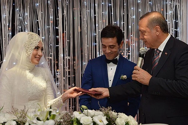 Cumhurbaşkanı Erdoğan nikah şahitliği yaptı