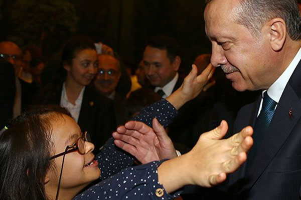 Cumhurbaşkanı Erdoğan engellileri misafir etti