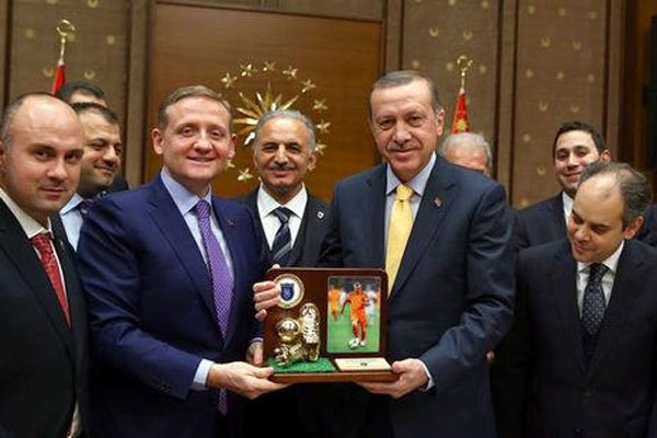 Erdoğan, Başakşehir&#039;i kabul etti