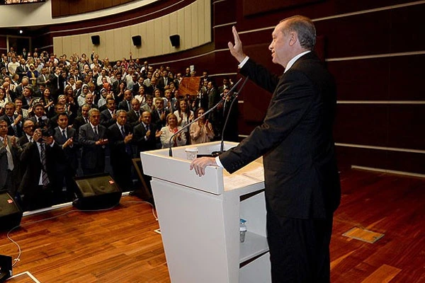 Yeni Başbakan Ahmet Davutoğlu oldu, yeni Başbakan kim AK Parti'de