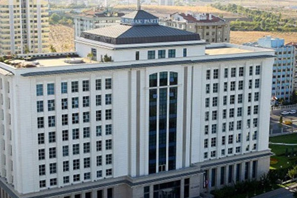 AK Parti'de önemli toplantı kararı