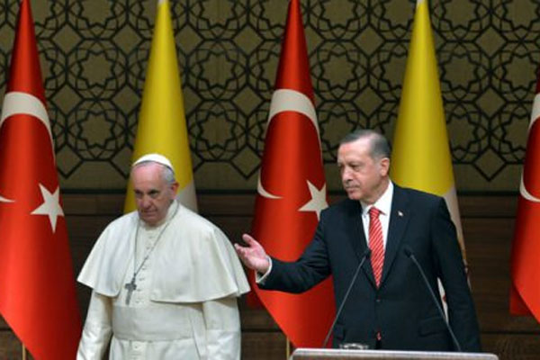 Cumhurbaşkanı Erdoğan&#039;dan Papa&#039;ya &#039;Sisi&#039; sitemi