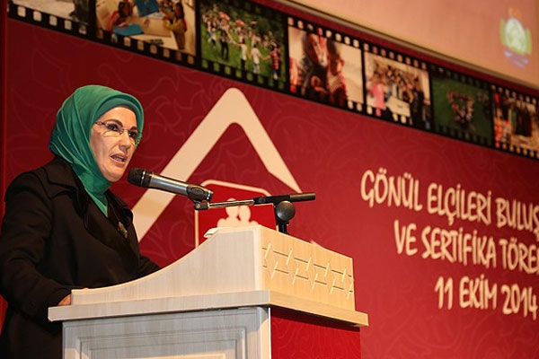 Emine Erdoğan, &#039;Çocuklara istismarcılar sahip çıkıyor&#039;