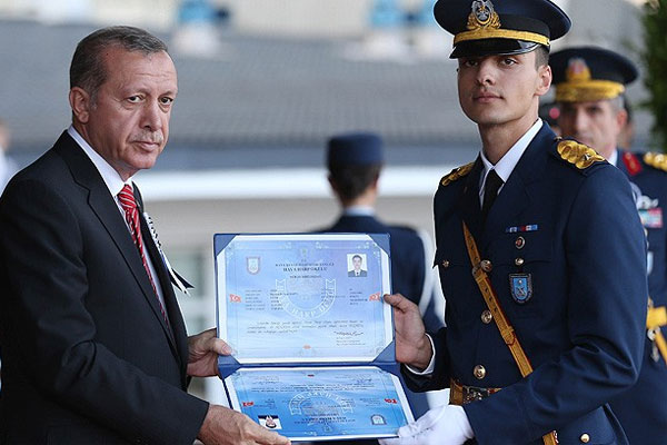 Erdoğan, Hava Harp Okulu&#039;nda mezuniyet törenine katıldı