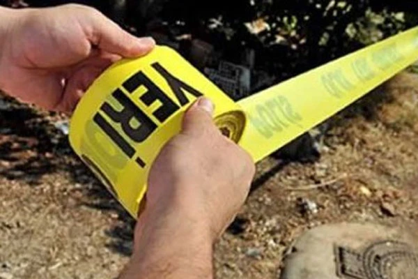 15 gün önce doğum yapan eşini öldürüp canına kıydı