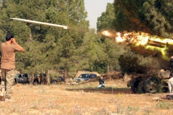 Hama'da Esed'e büyük darbe! Çok sayıda ölü ve yaralı var