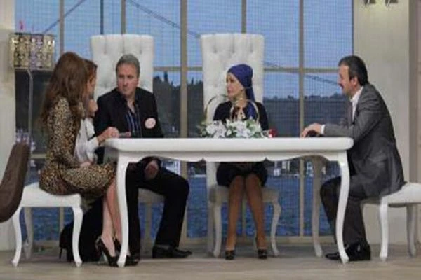 Esra Erol programına katılan çifti zorla evlendirdi