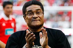 Futbol efsanesi Eusebio hayatını kaybetti