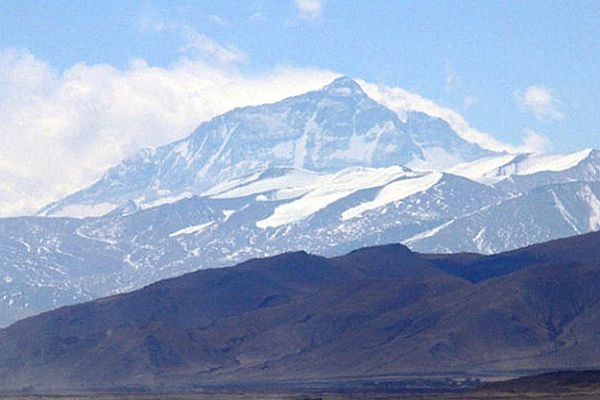 Everest&#039;te ölü sayısı 13&#039;e yükseldi