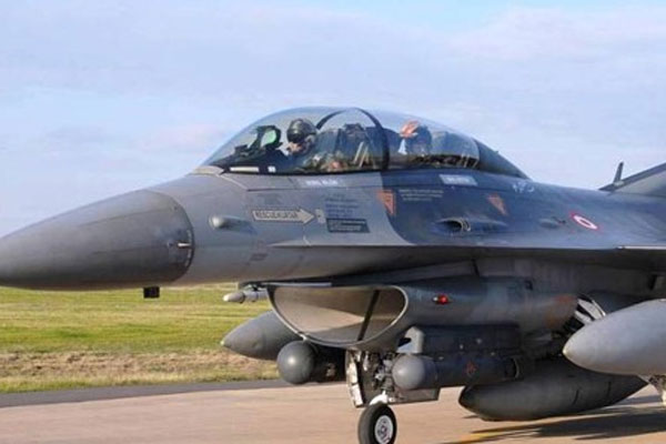 F-16&#039;nın lastiği patladı, THY uçağı Diyarbakır&#039;a yönlendirildi