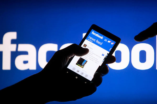 Telefondan Facebook&#039;a girenler dikkat