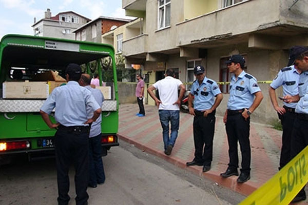 Bir baba, tartıştığı iki oğlunu öldürdü