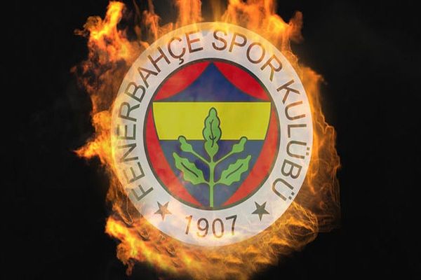 Fenerbahçe&#039;de deprem! İki isim birden istifa etti