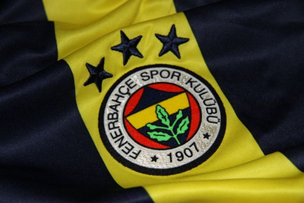 Fenerbahçeli oyuncu ve eşine saldırı