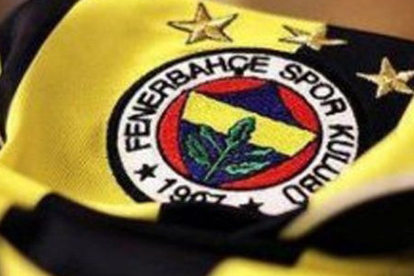 Fenerbahçe&#039;ye iki isimden kötü haber