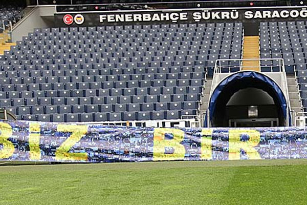 Fenerbahçe'den Çaykur Rizespor maçı için pankart