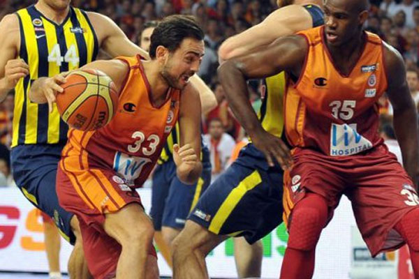 Fenerbahçe, Galatasaray basketbol maçında kritik viraj