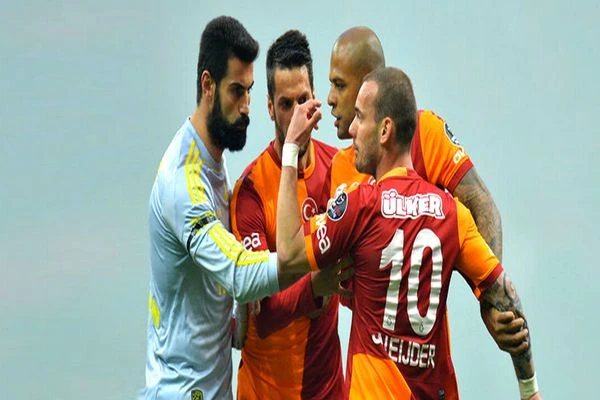 Felipe Melo'dan Volkan Demirel'e cevap