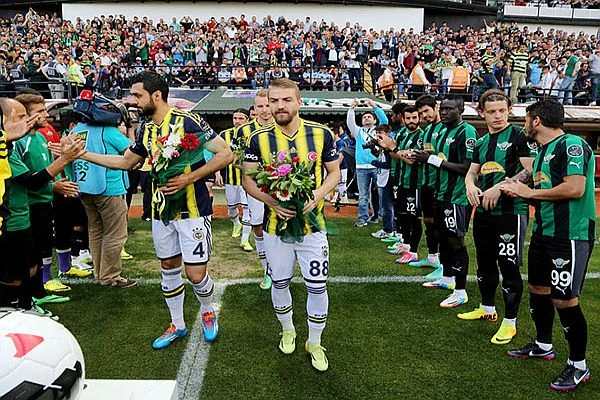 Akhisar Belediyespor'dan Fenerbahçe'ye maç öncesi anlamlı jest