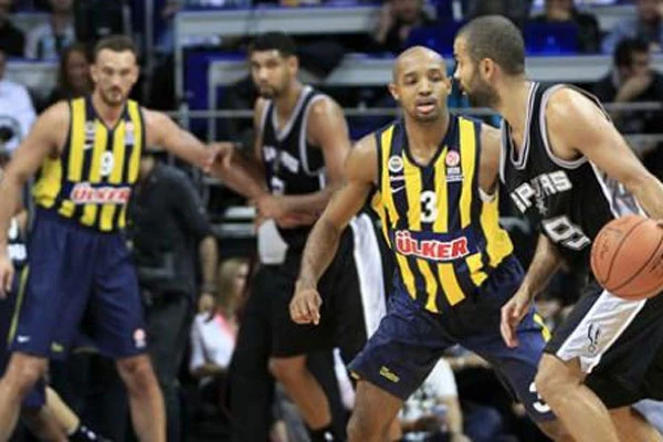 Fenerbahçe NBA şampiyonunu silkeledi