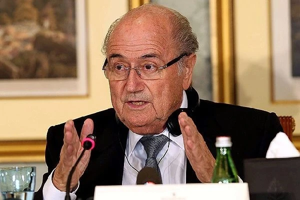 Blatter’dan yeniden adaylık sinyali