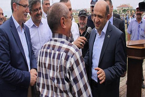 İş adamından Bakan Fikri Işık&#039;a sürpriz hediye