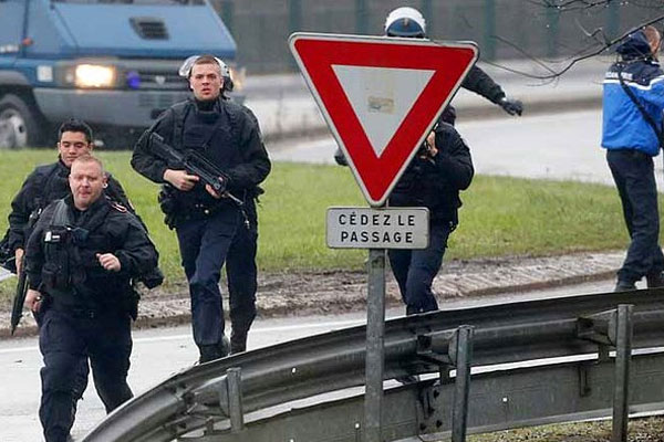 Charlie Hedbo saldırganları ölü olarak ele geçirildi