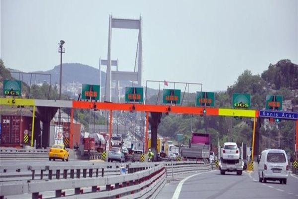 FSM köprüsünde yangın paniği, trafik durma noktasına geldi