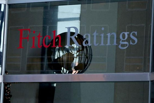 Fitch&#039;ten 3 Türk bankasının notuna revize