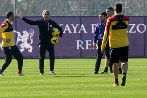 Galatasaray&#039;ın Antalya kampı sürüyor