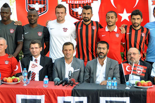 Gaziantepspor yeni transferleri tanıttı