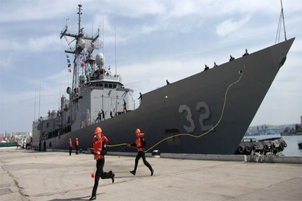 2 ABD savaş gemisi Karadeniz&#039;e girdi iddiası